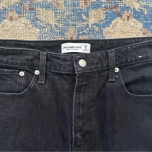 Abercrombie &amp; Fitch High Rise Mom Jean 28 Long