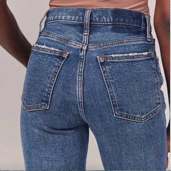 Abercrombie &amp; Fitch Women's High Rise Mom Jeans - Size 31/12S curve love