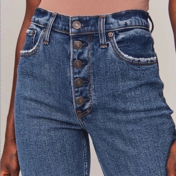 Abercrombie &amp; Fitch Women's High Rise Mom Jeans - Size 31/12S curve love