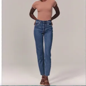 Abercrombie &amp; Fitch Women's High Rise Mom Jeans - Size 31/12S curve love
