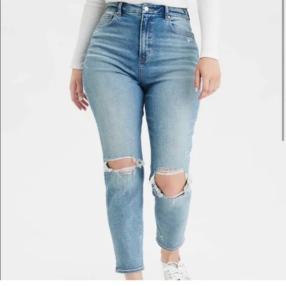 American Eagle Curvy Mom Jeans Size 12 Light Wash Distressed