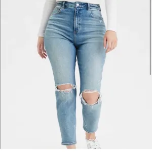 American Eagle Curvy Mom Jeans Size 12 Light Wash Distressed
