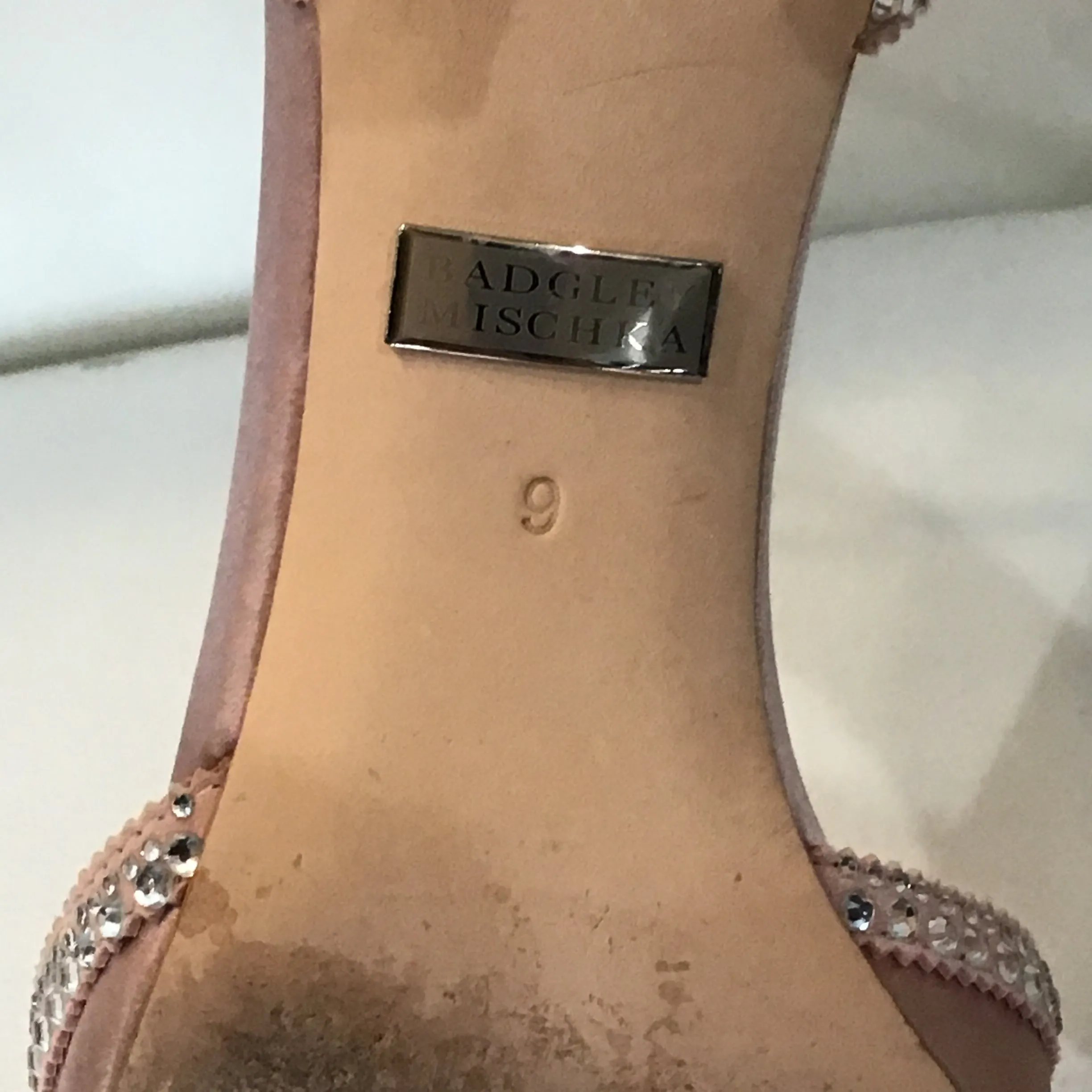 BADGLEY MISCHKA COLLECTION Light Pink Gillian Crystal Embellished d'Orsay Sandal Kitten Heels Size 9 w/ Box