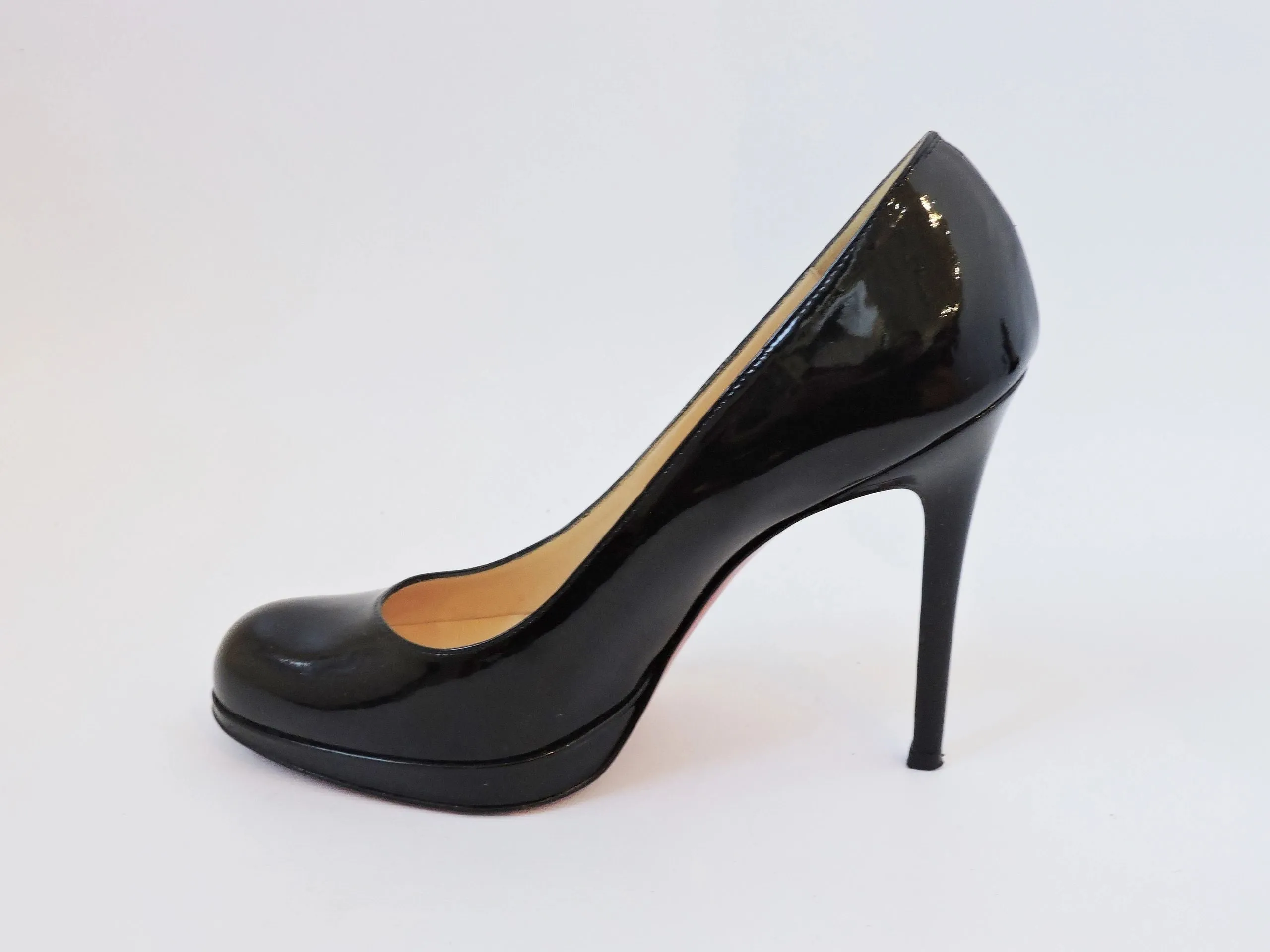 Christian Louboutin Simple Patent Pump Size 37 It (7 Us)