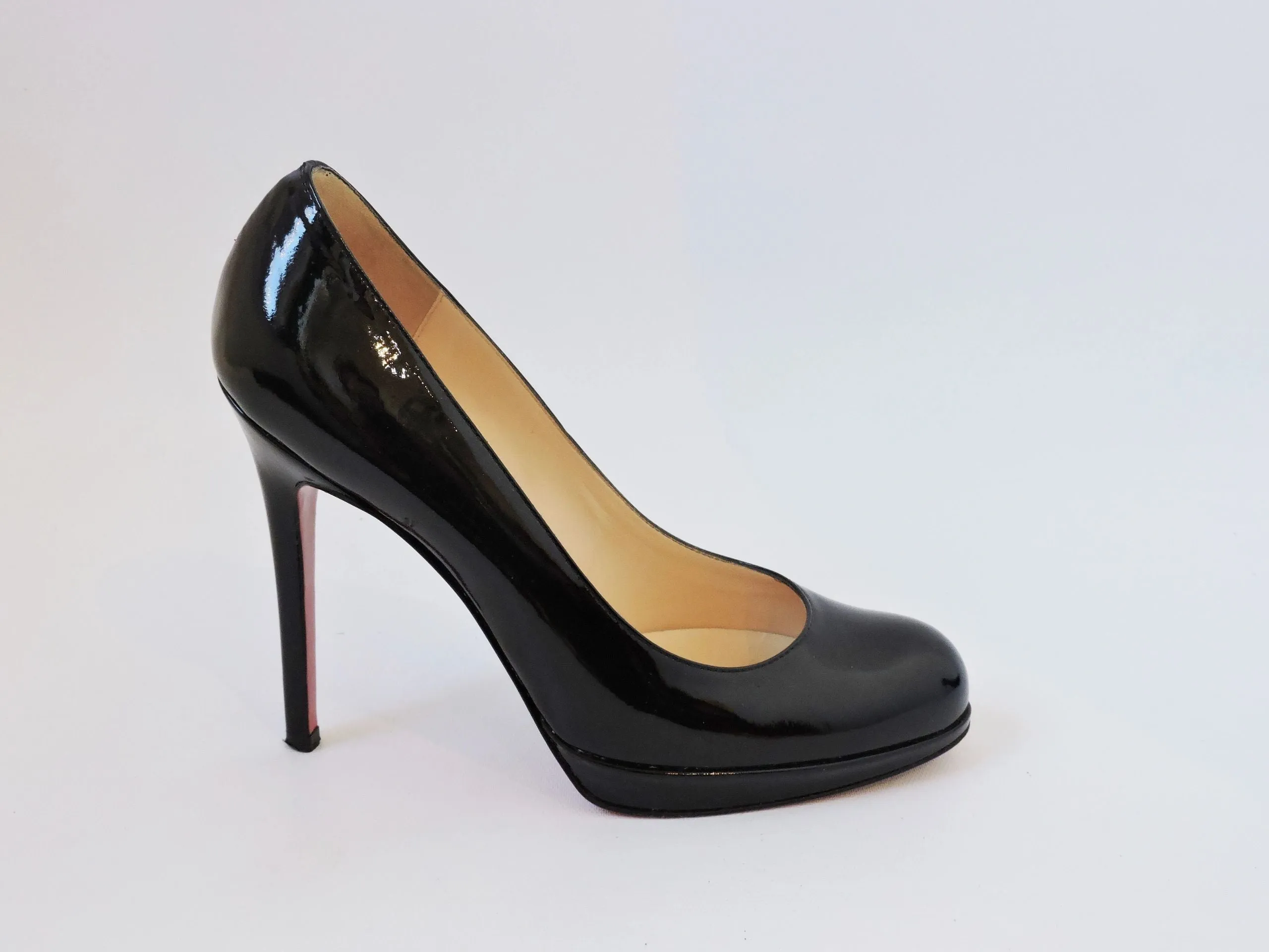 Christian Louboutin Simple Patent Pump Size 37 It (7 Us)
