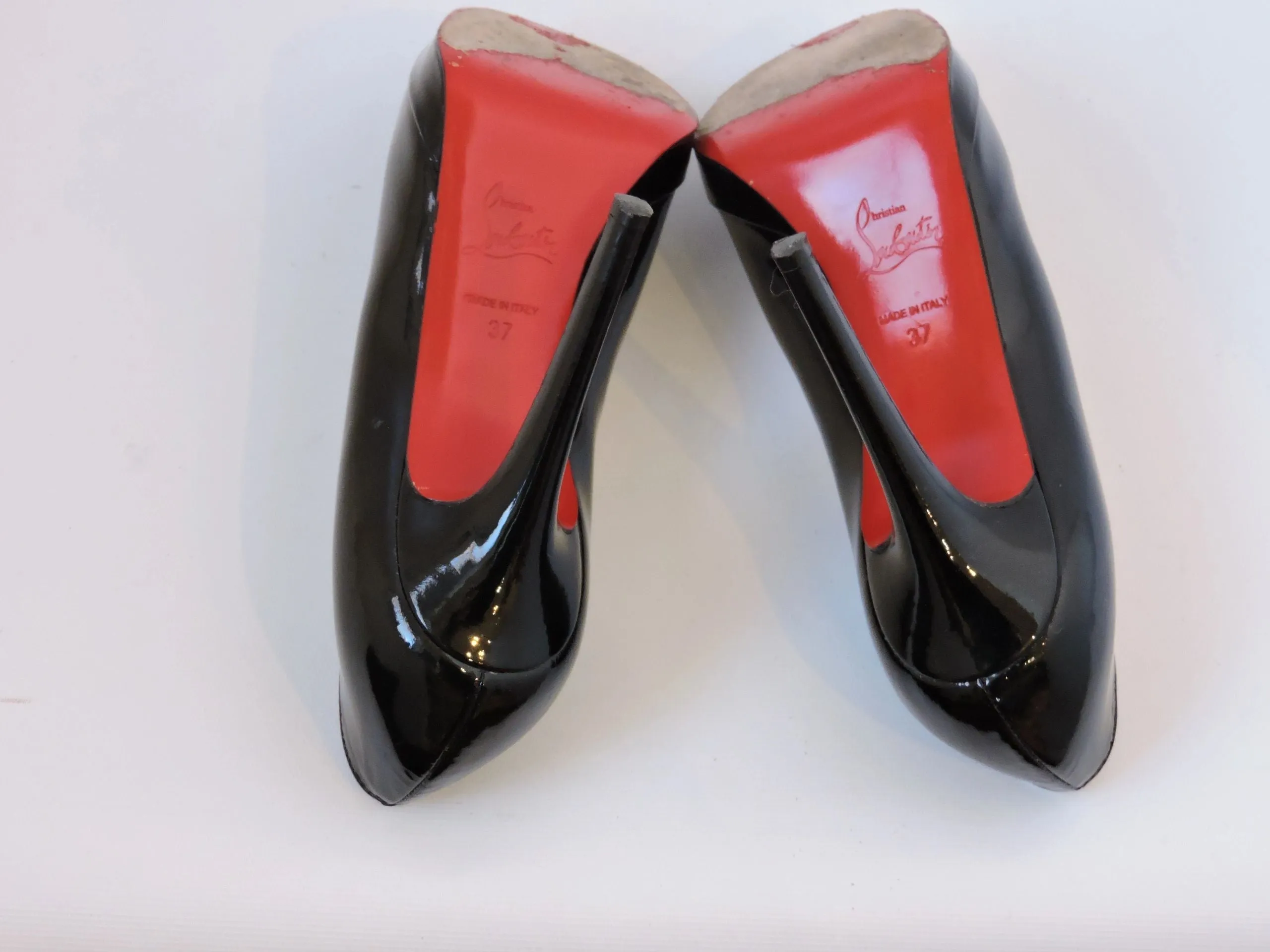 Christian Louboutin Simple Patent Pump Size 37 It (7 Us)
