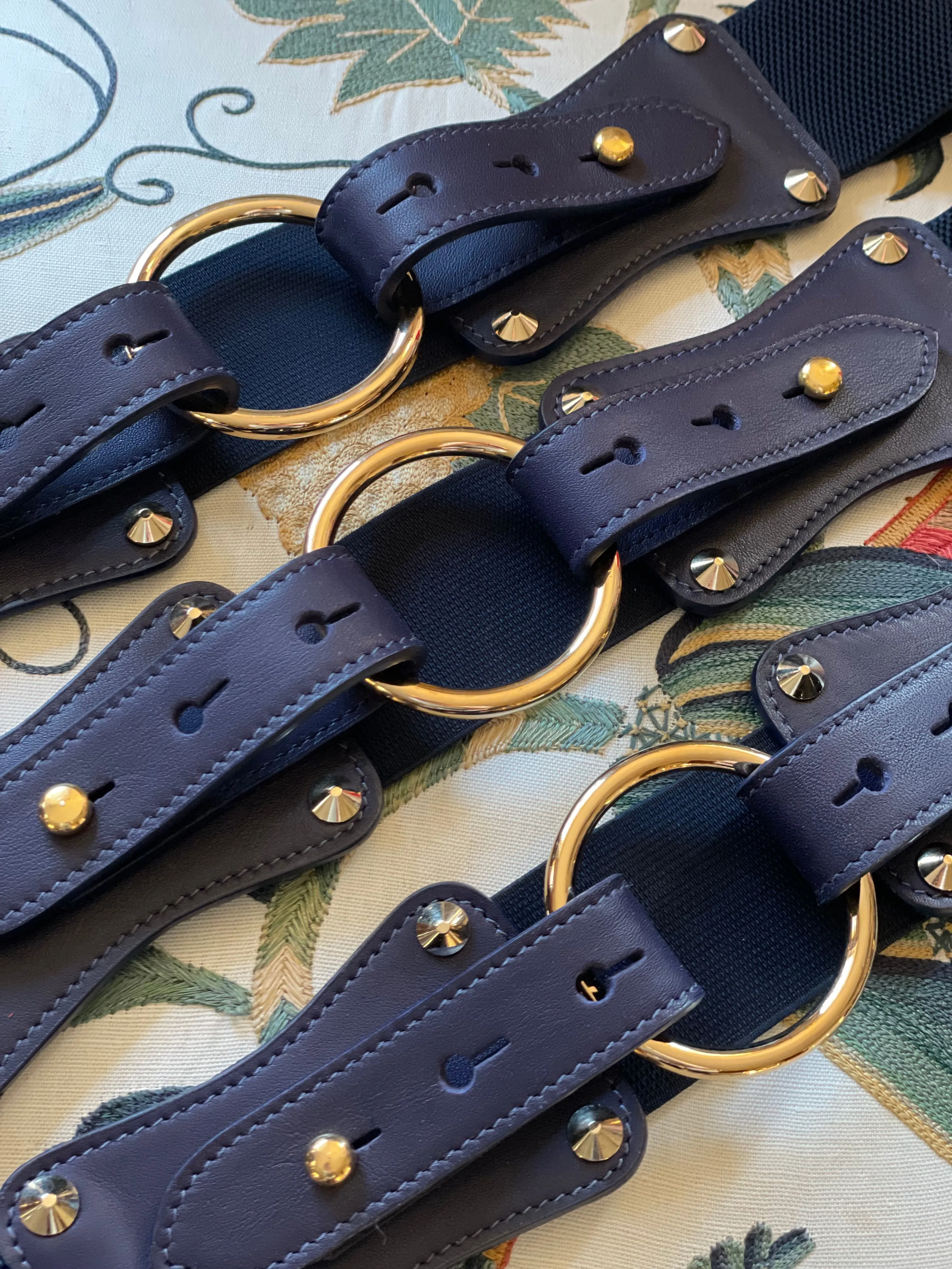 Claiborne Belt in Navy