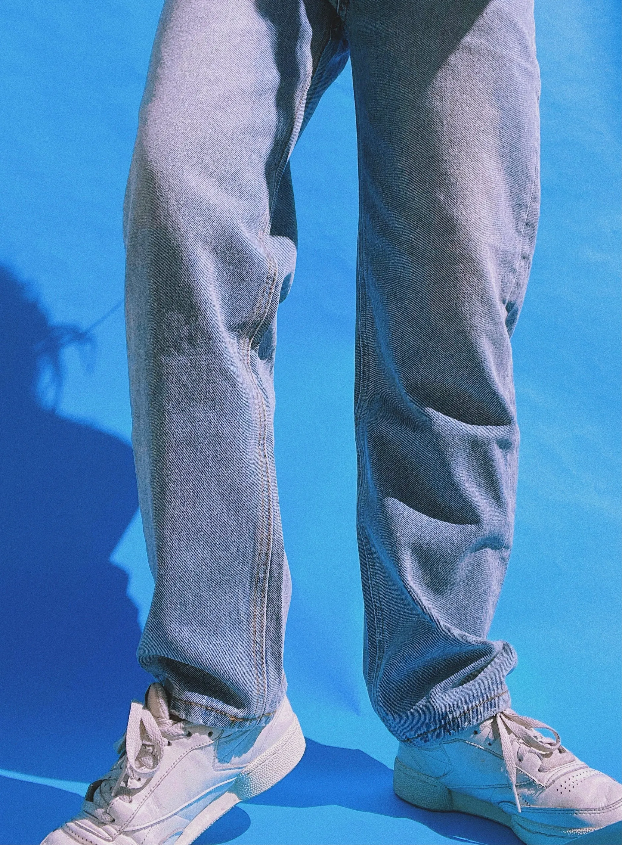 CRISS CROSS Front High-Waisted Mom Jeans - INDIGO