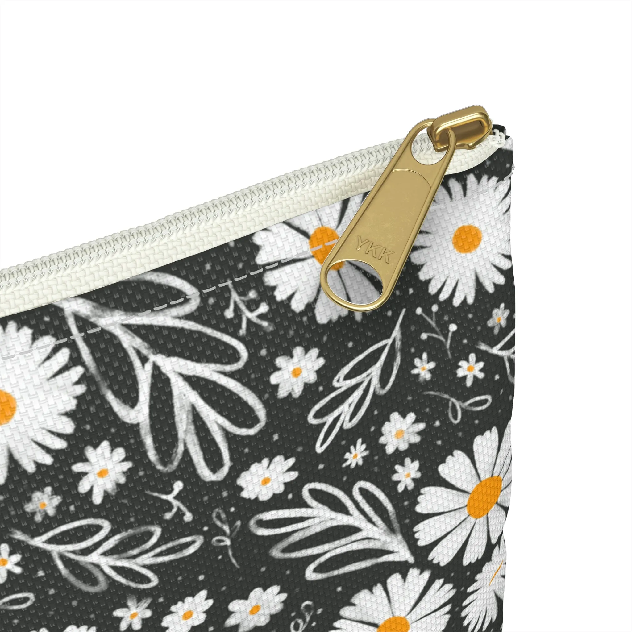 Dainty Daisies Accessory Pouch