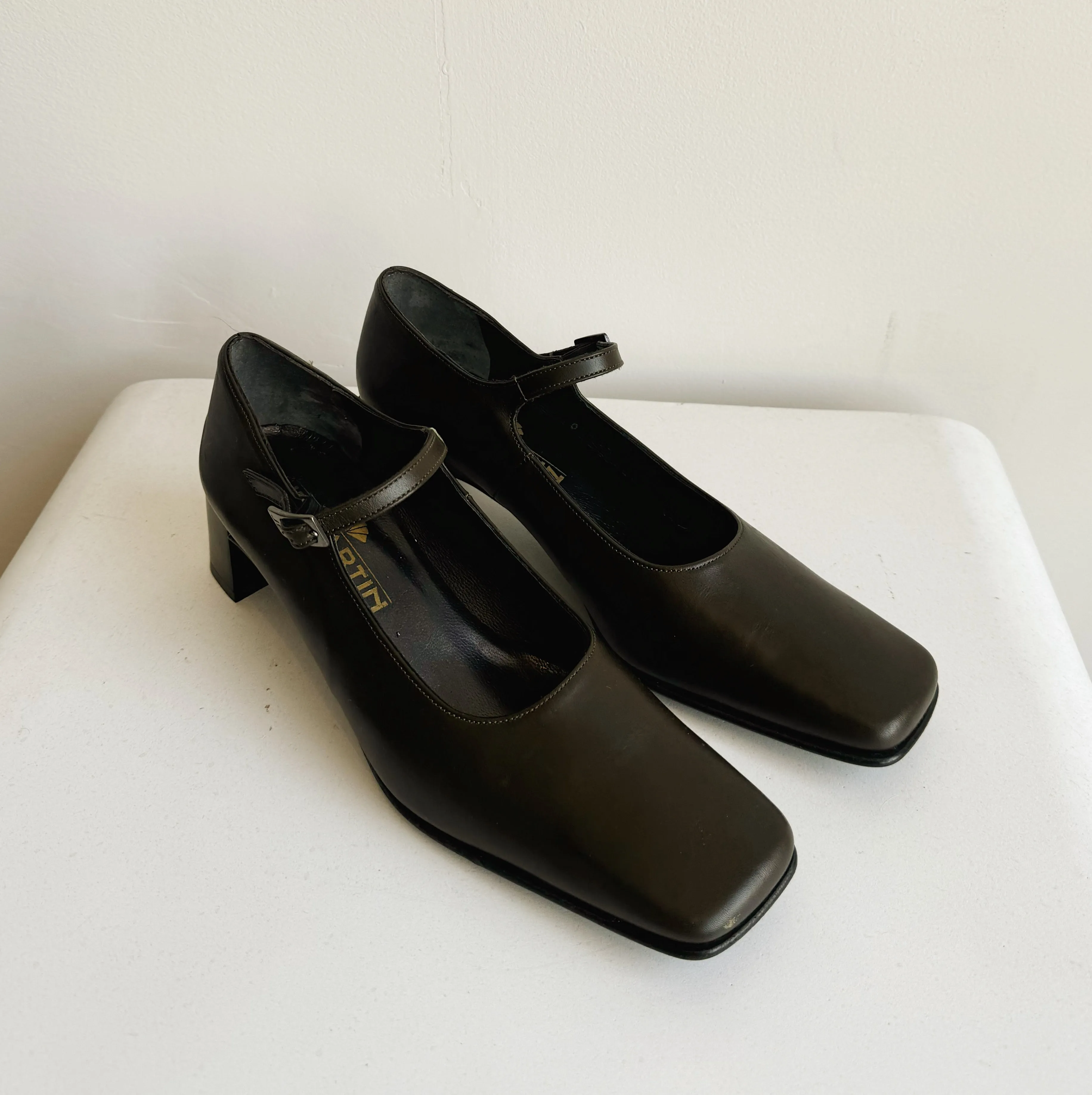 Darkest Green Leather Mary Jane Heels | Size 8