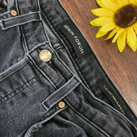 DENIM FORUM BLACK THE YOKO HIGH RISE SLIM JEANS #28