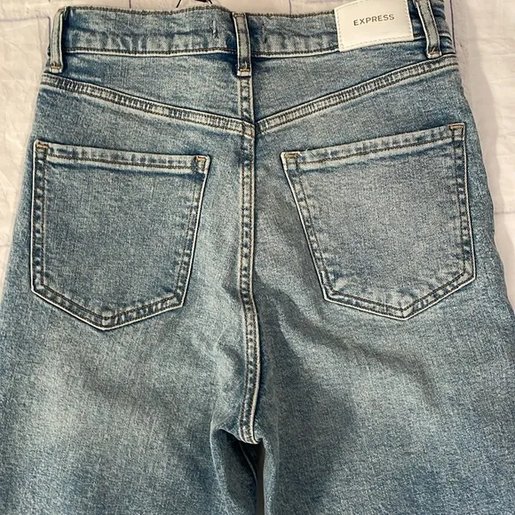 ♥️Express♥️Super High Rise Mom Jeans - Blue Size 2/R