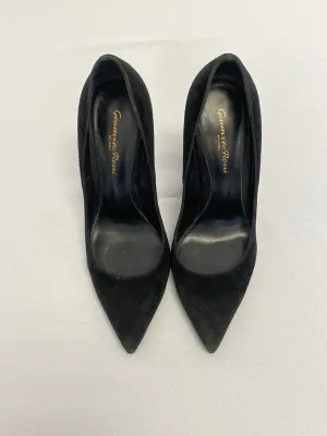 Gianvito Rossi Black Suede Pump