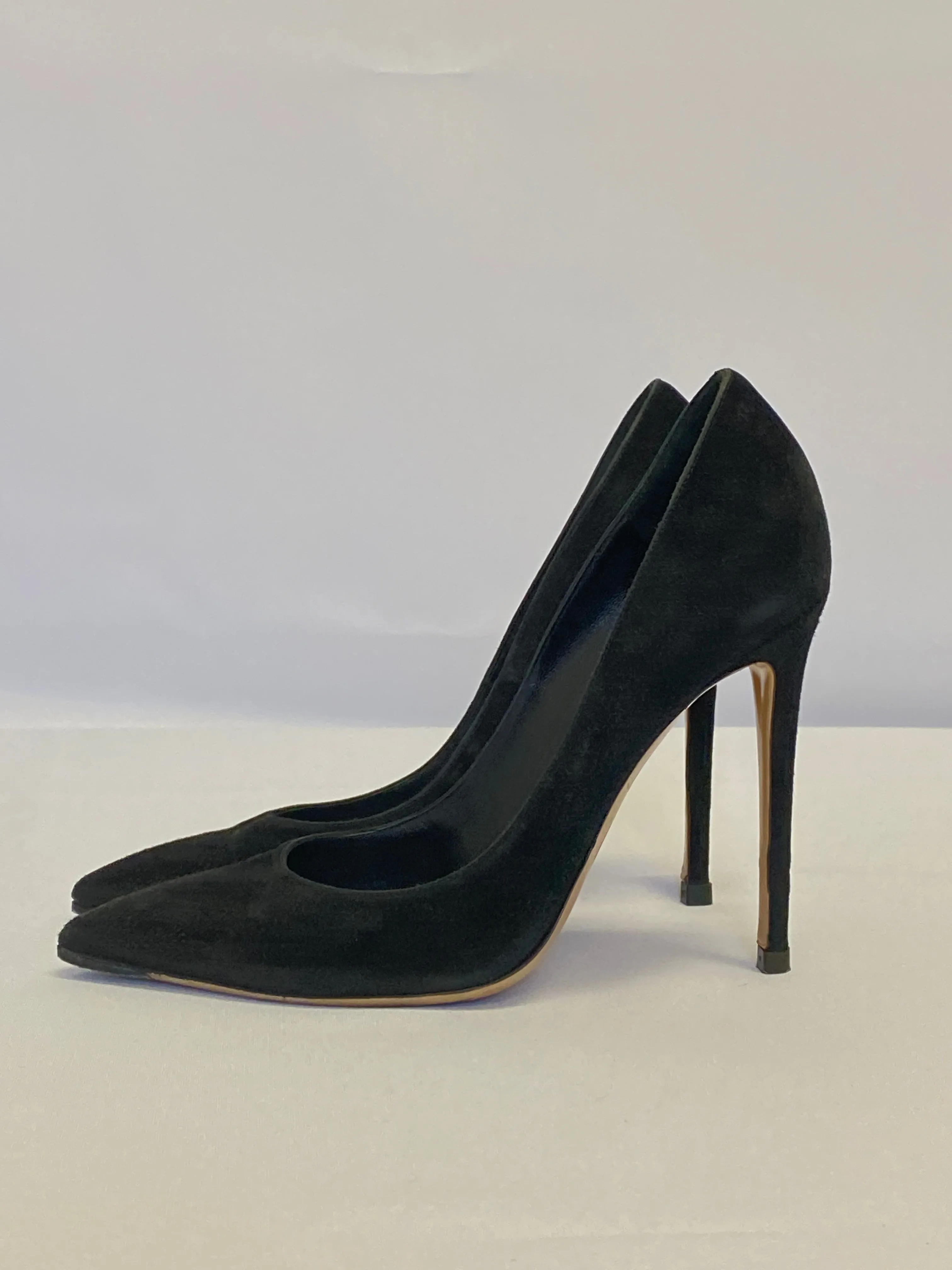 Gianvito Rossi Black Suede Pump