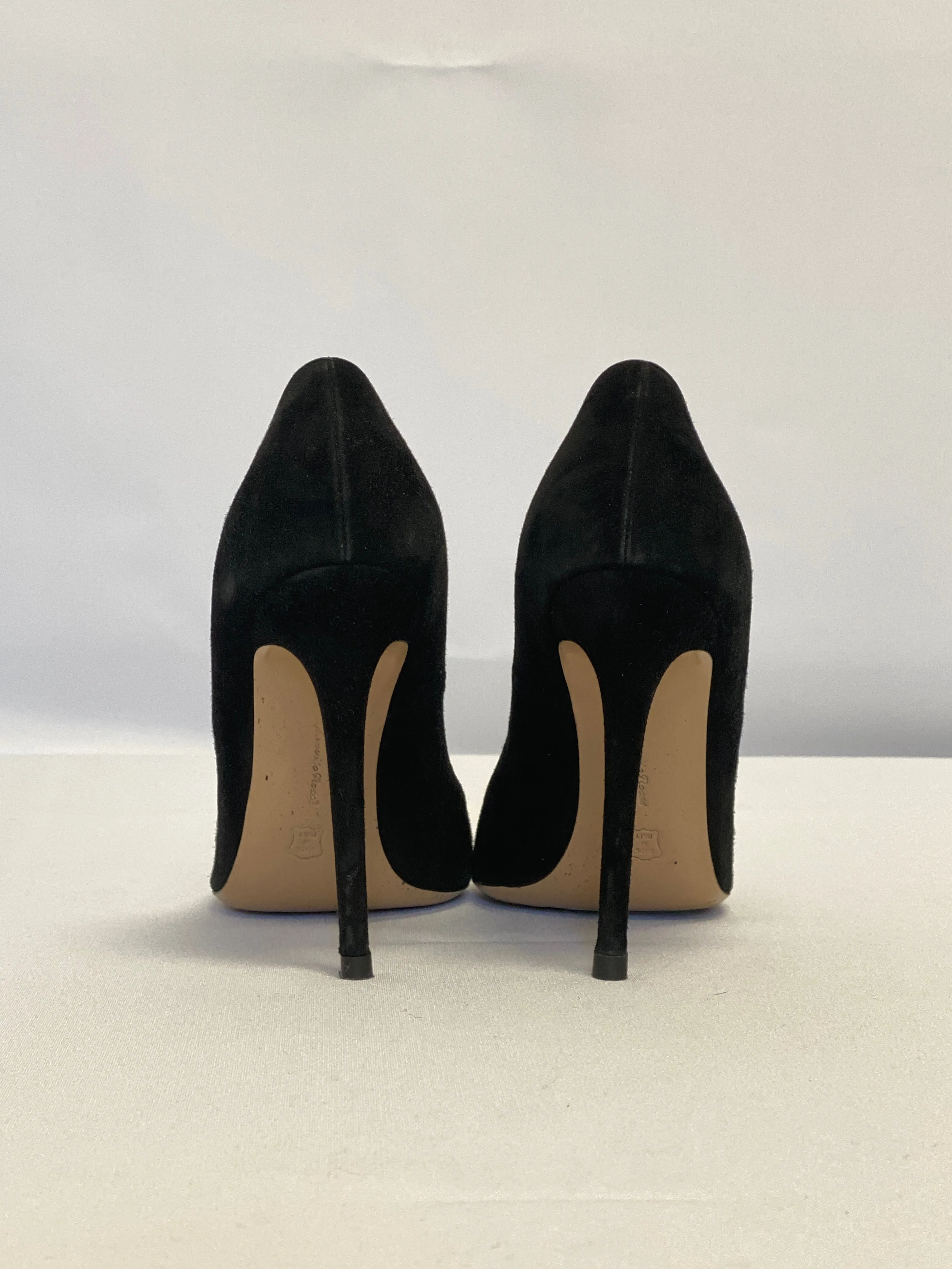 Gianvito Rossi Black Suede Pump