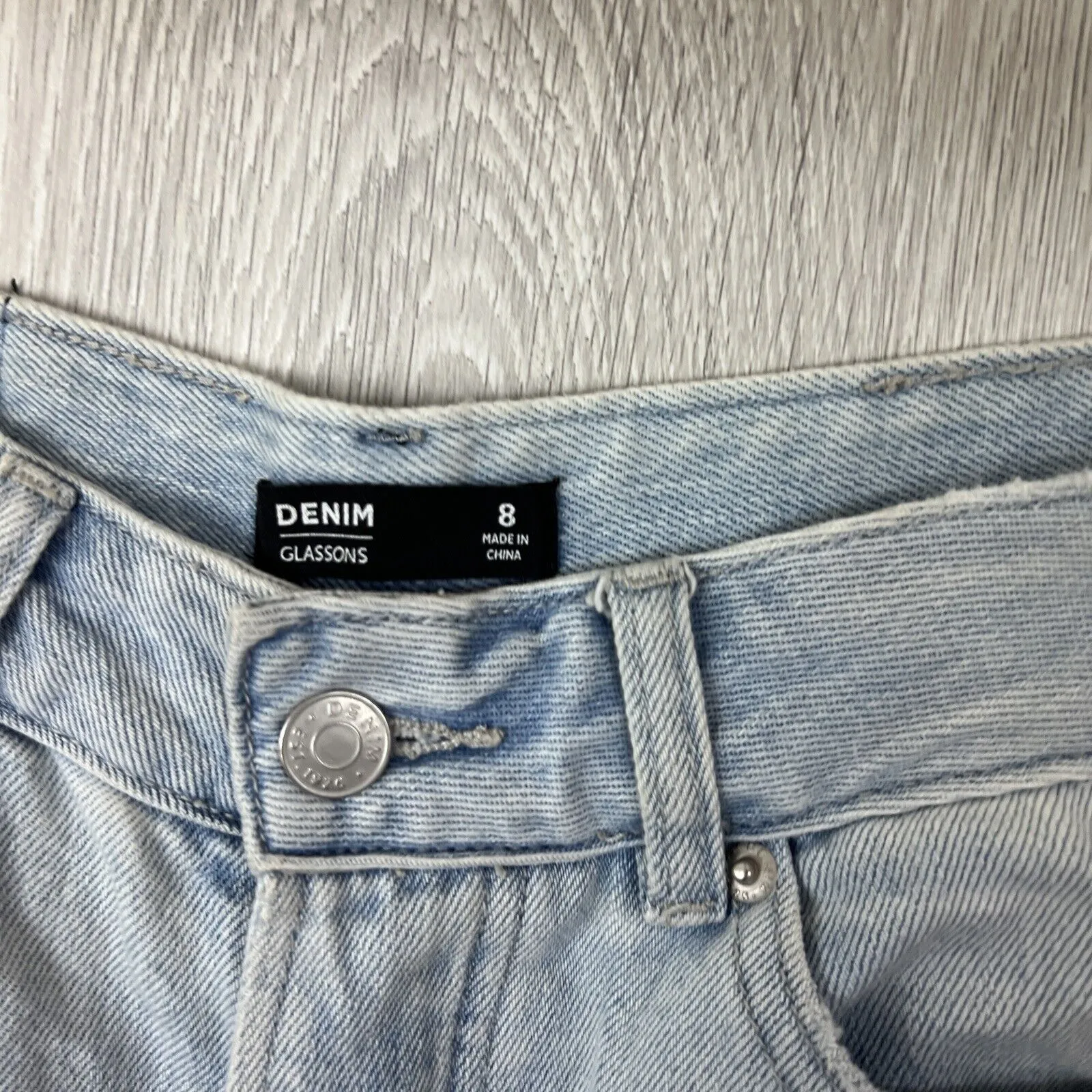 Glassons Womens Light Wash Distressed Mom Slim Jeans Size 8