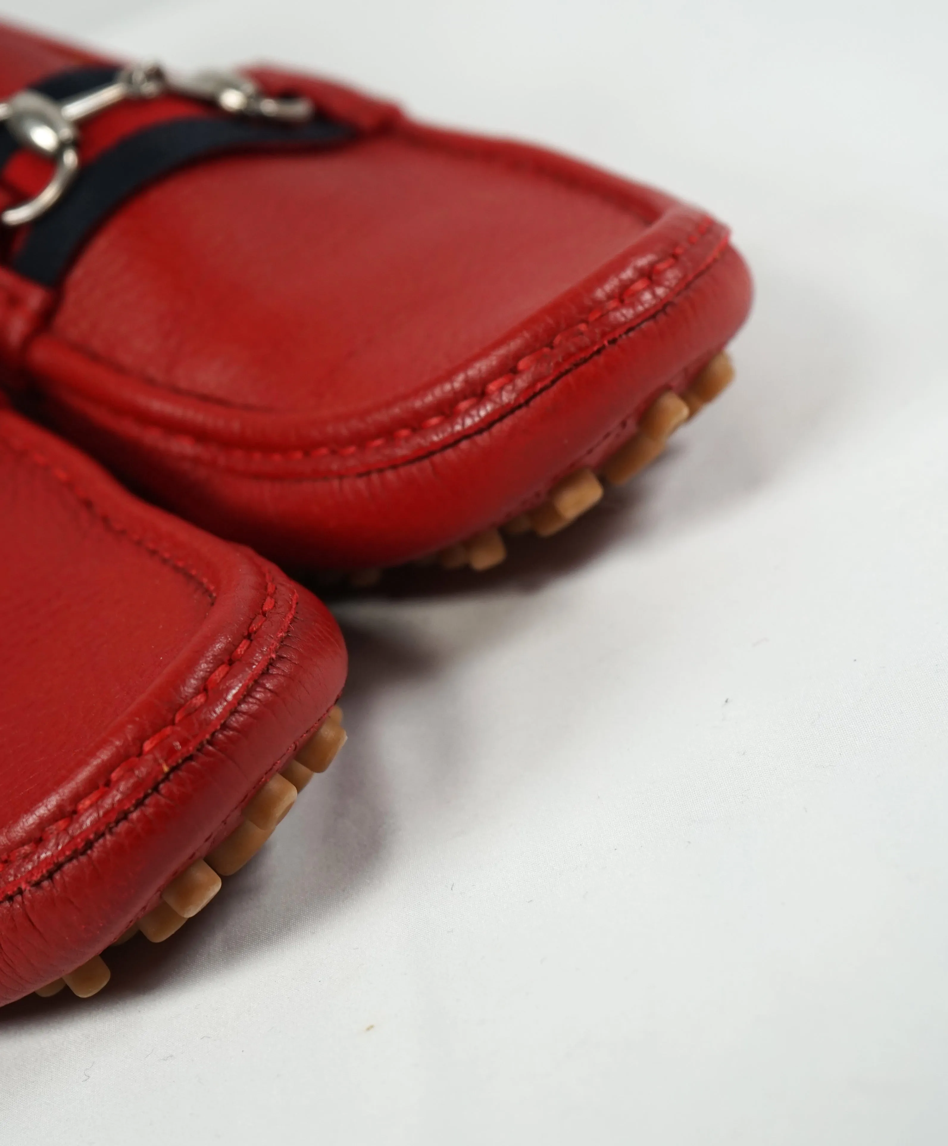 GUCCI - Red Horse-Bit Driving Loafers With Web Detail - 8