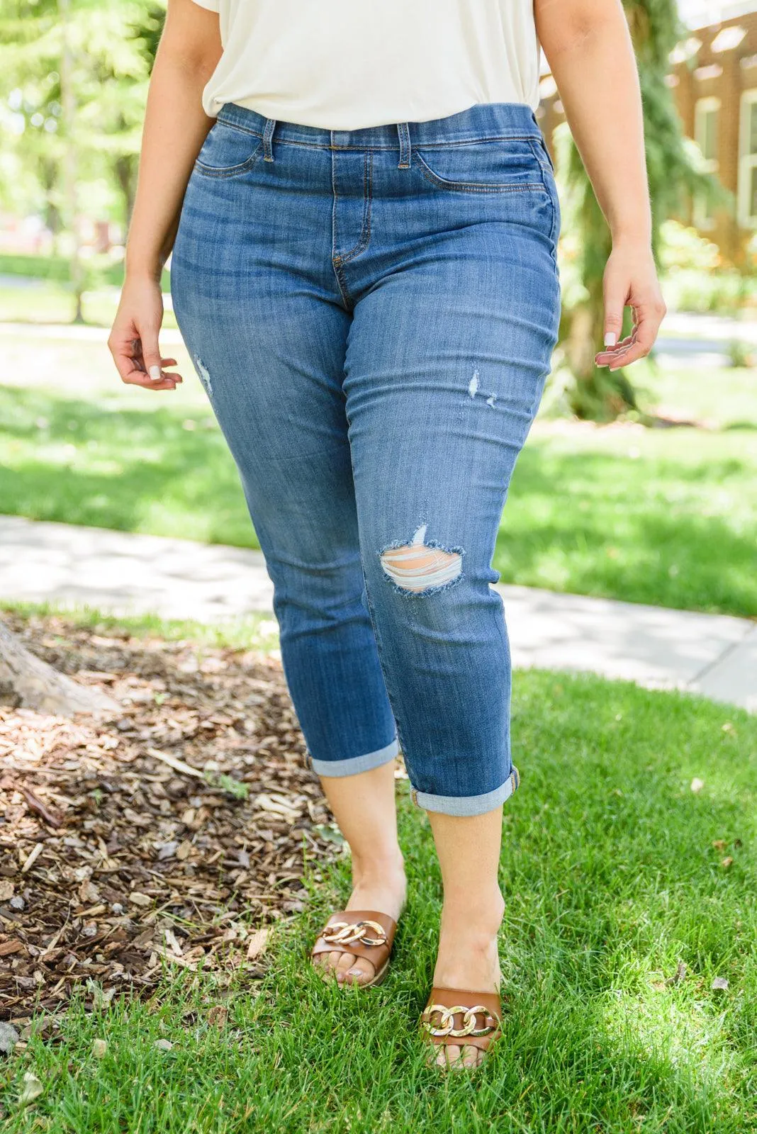 Hazel Blues® | Nikki Mid-Rise Destroyed Boyfriend Jeggings