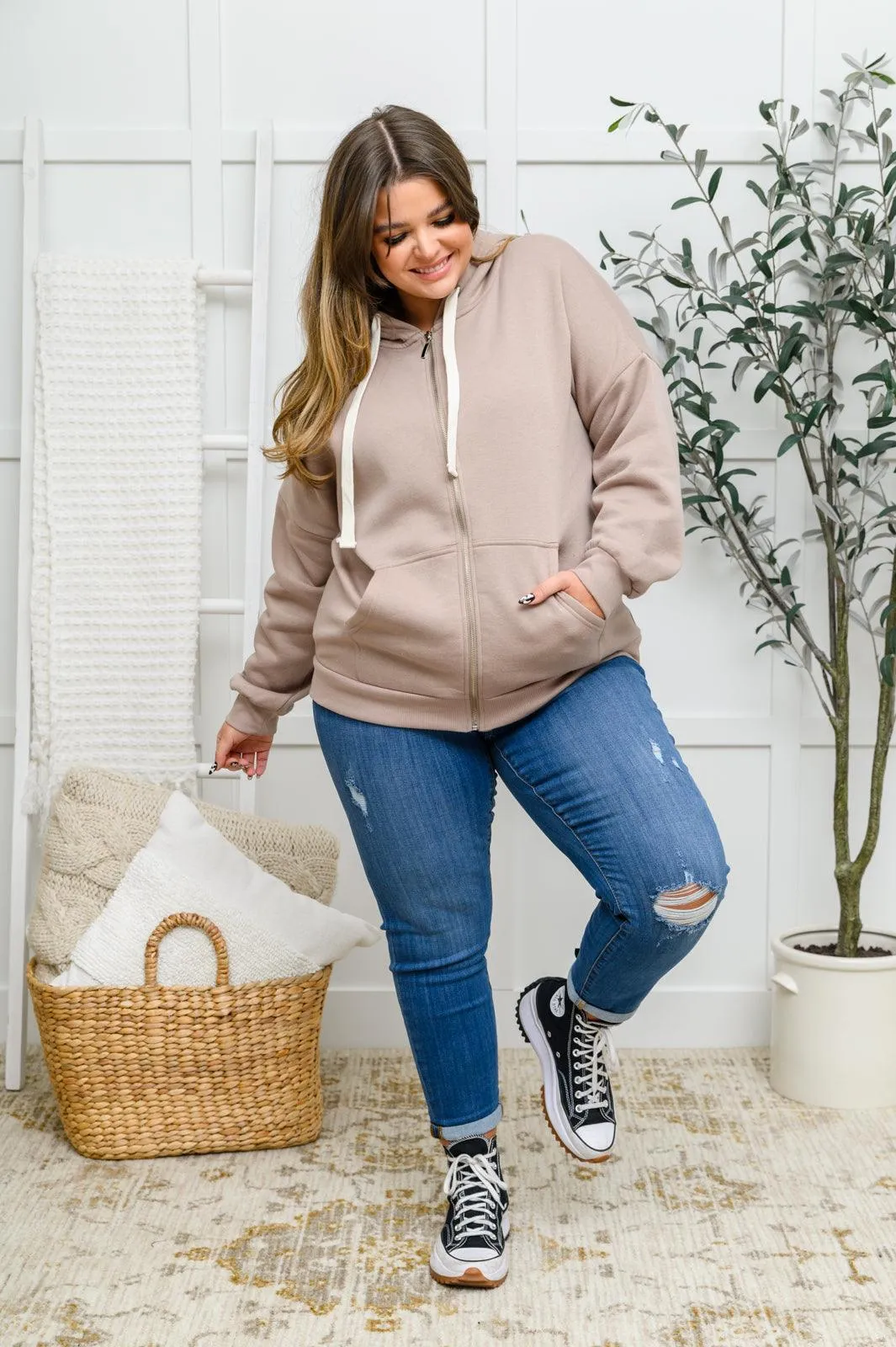 Hazel Blues® | Nikki Mid-Rise Destroyed Boyfriend Jeggings