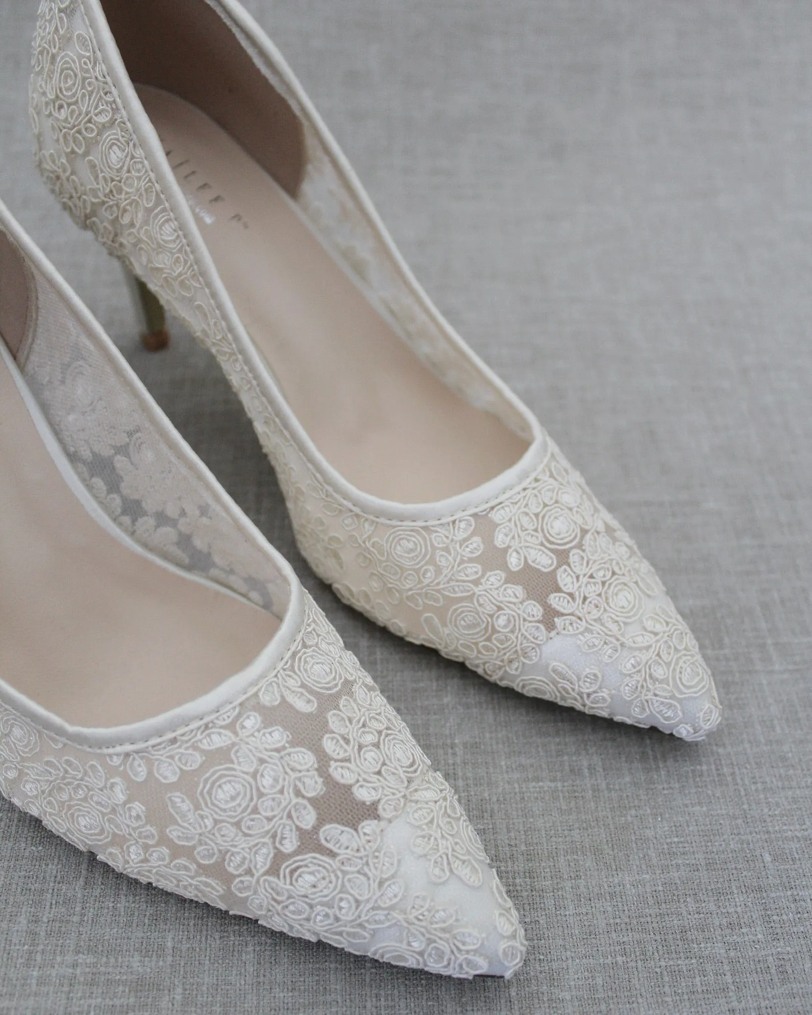 Lace Bridal Pump