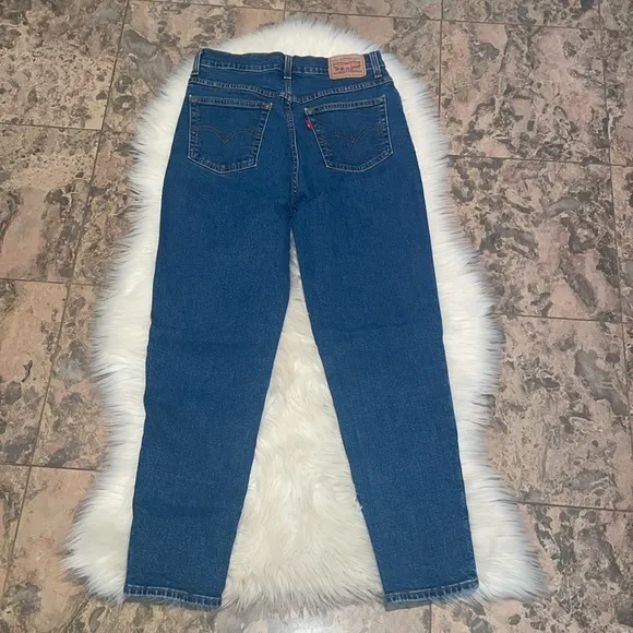 Levi’s Mom Jeans