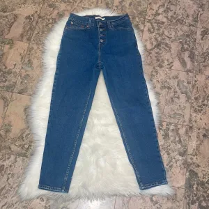 Levi’s Mom Jeans