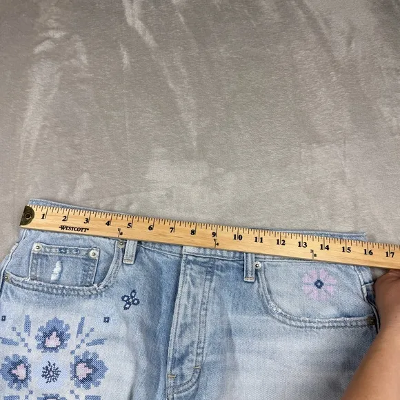 Lucky Brand 90s Midi Distressed Embroidered Floral Denim Blue Jeans Shorts 29