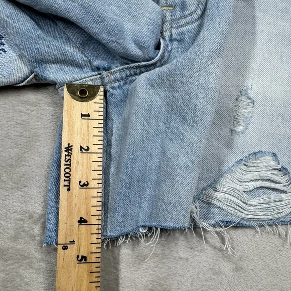 Lucky Brand 90s Midi Distressed Embroidered Floral Denim Blue Jeans Shorts 29