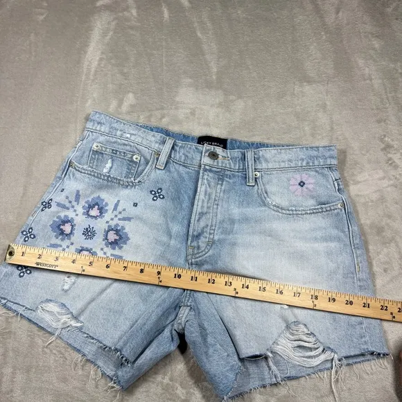 Lucky Brand 90s Midi Distressed Embroidered Floral Denim Blue Jeans Shorts 29