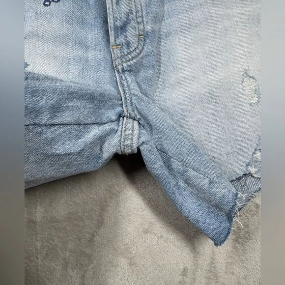 Lucky Brand 90s Midi Distressed Embroidered Floral Denim Blue Jeans Shorts 29