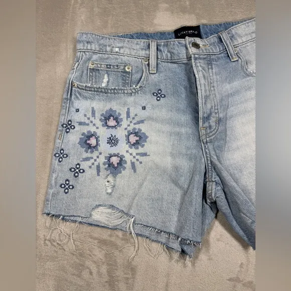 Lucky Brand 90s Midi Distressed Embroidered Floral Denim Blue Jeans Shorts 29