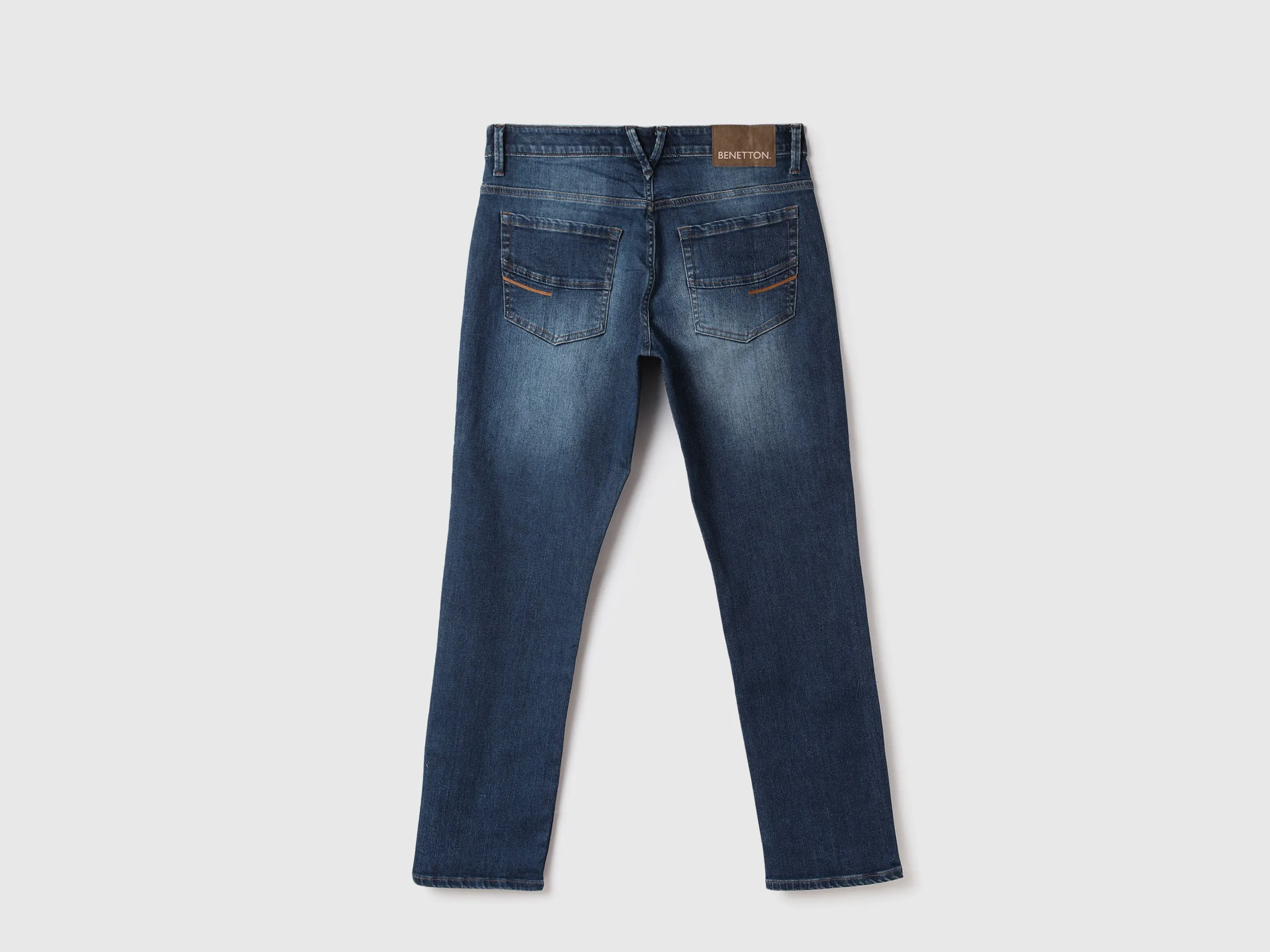 Men Solid Slim Straight Jeans