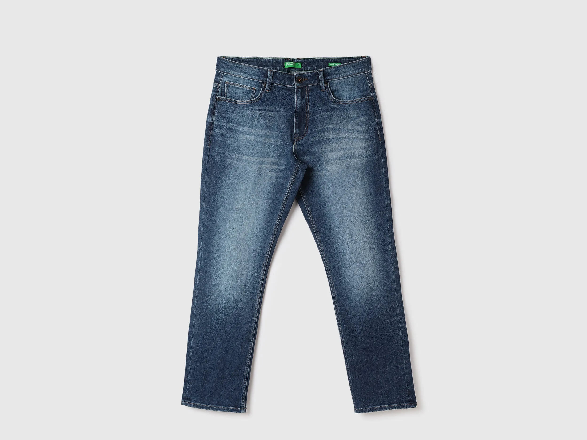 Men Solid Slim Straight Jeans