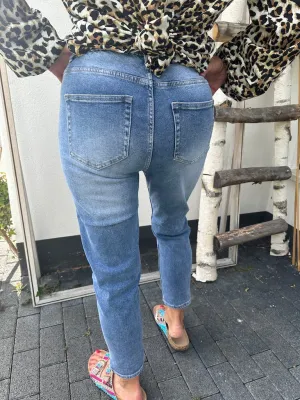 Mittelblaue WolffMode Jeans mit Stretchbund