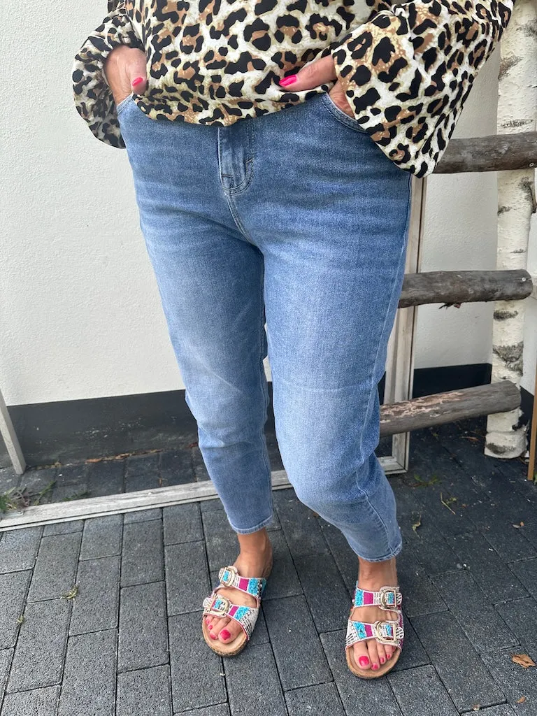Mittelblaue WolffMode Jeans mit Stretchbund