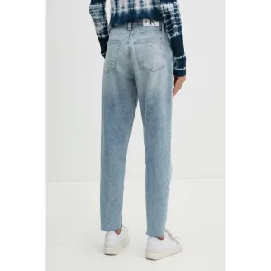 Mom Jean