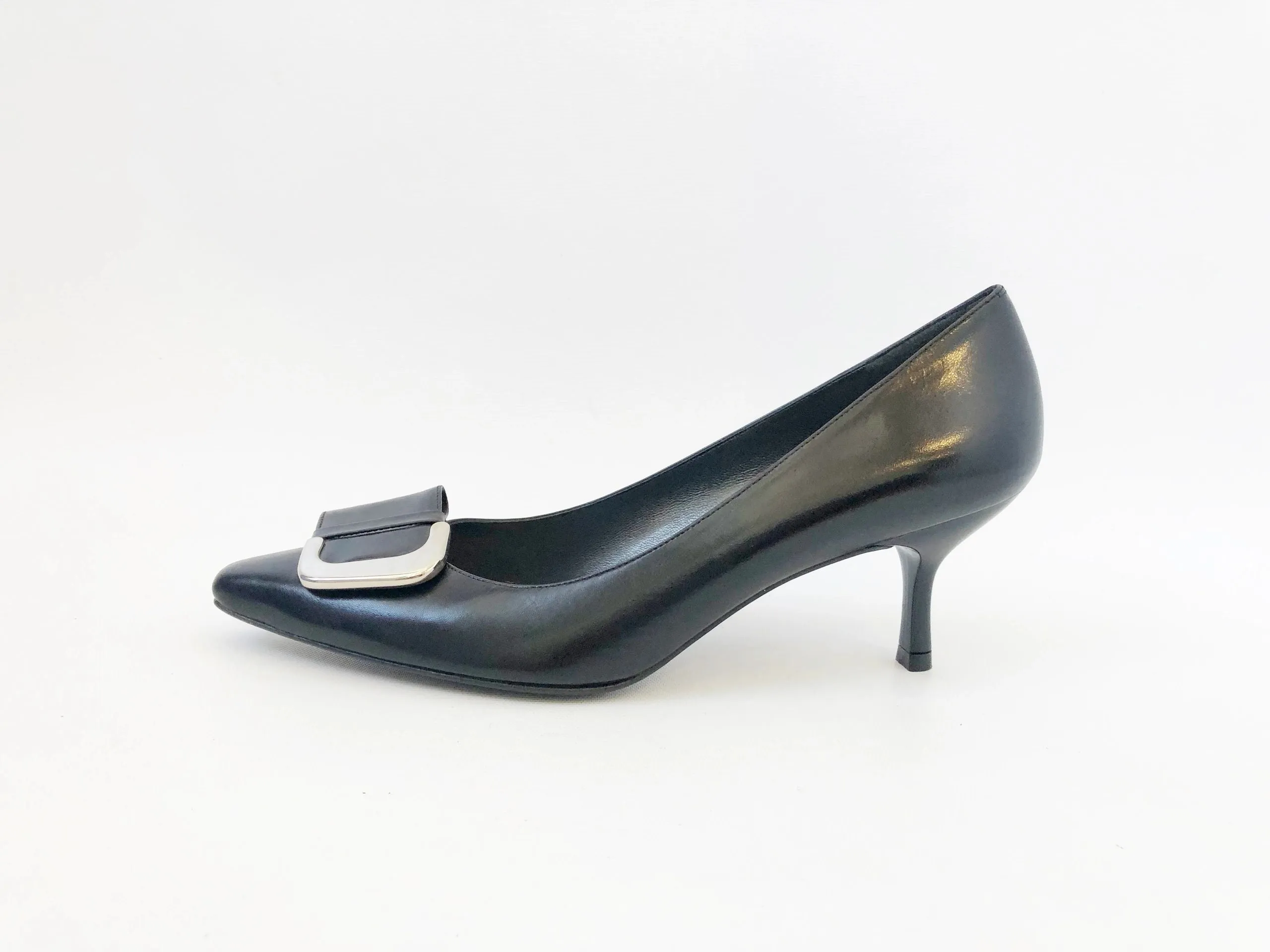 NEW Stuart Weitzman Buckle Pump Size 10