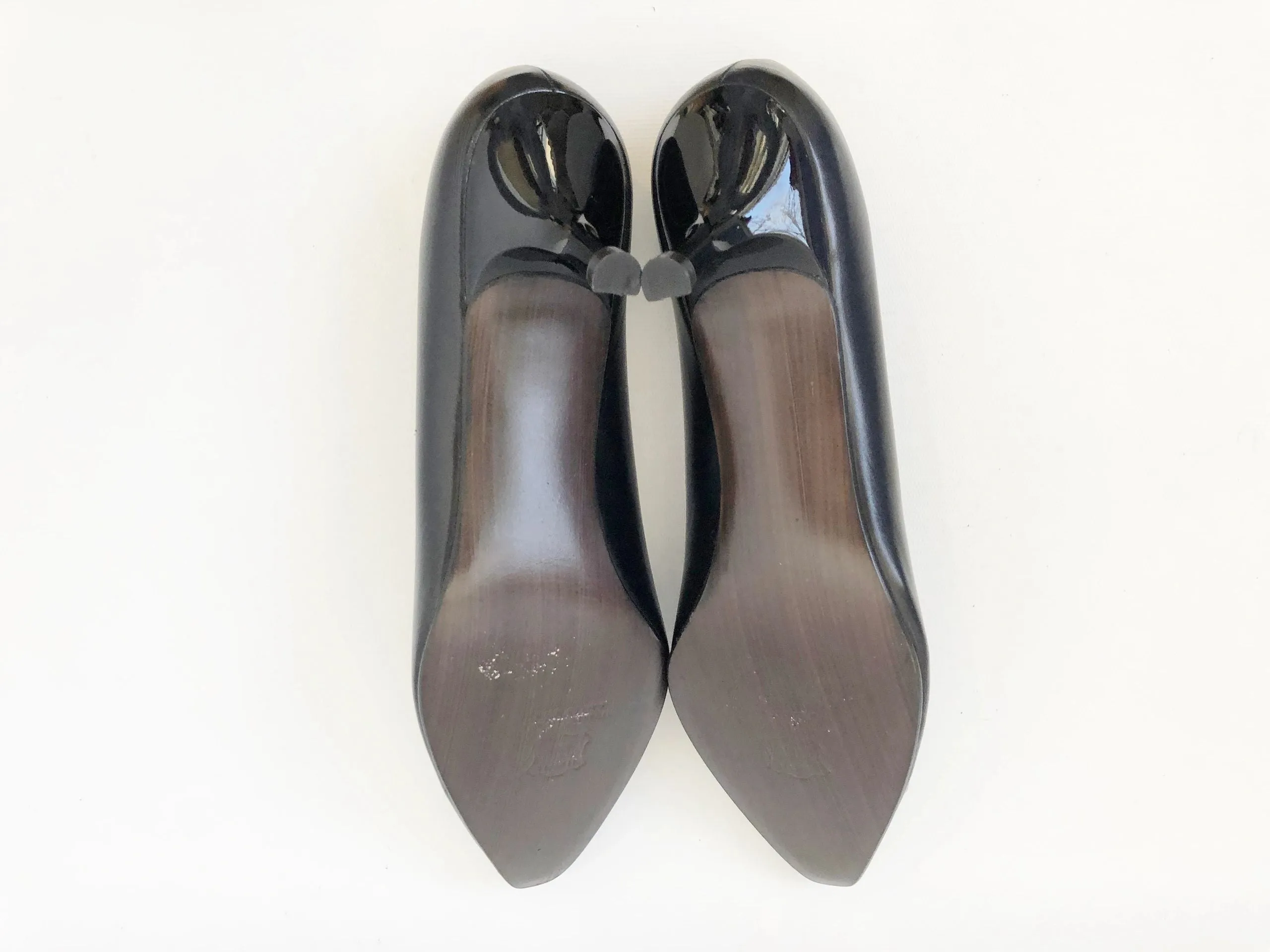 NEW Stuart Weitzman Buckle Pump Size 10