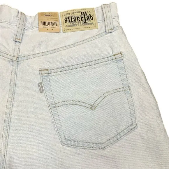 NWT Levi's SilverTab High Waisted High Rise Mom Shorts Light Size 29 or 8 Women
