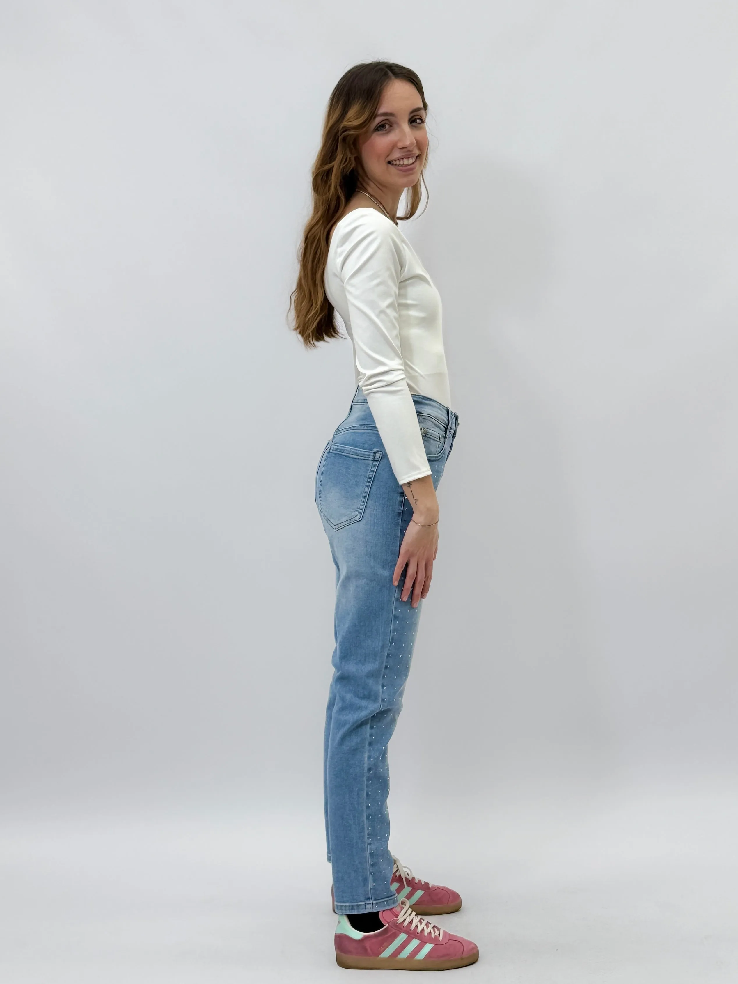 Pantaloni jeans mom fit dritti con strass