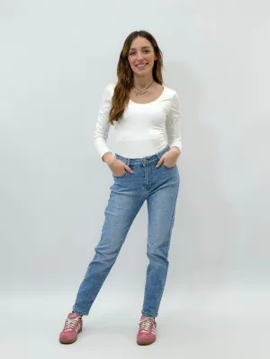 Pantaloni jeans mom fit dritti con strass