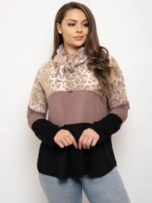 PLUS SIZE ANIMAL COLOR BLOCK LONG SLEEVE TOP