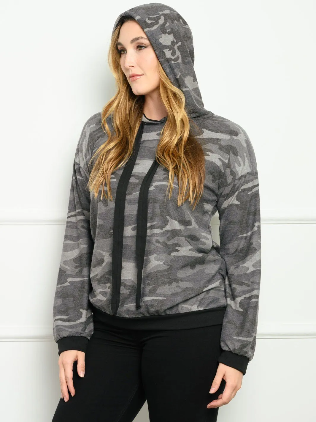 PLUS SIZE LONG SLEEVE CAMO PRINT HOODIE TOP