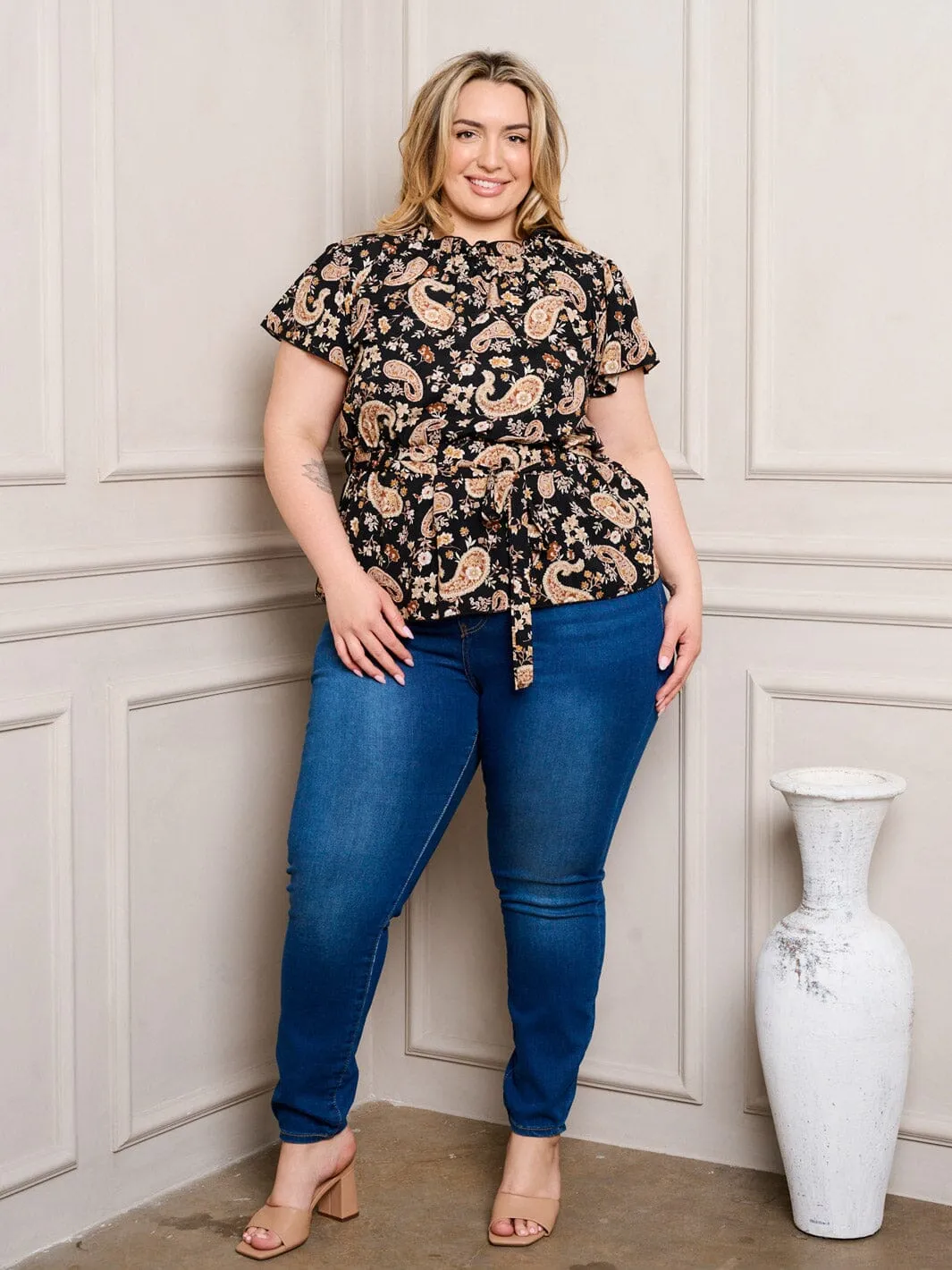 PLUS SIZE SHORT SLEEVE MOCK NECK SELF TIE MULTI PRINT TOP