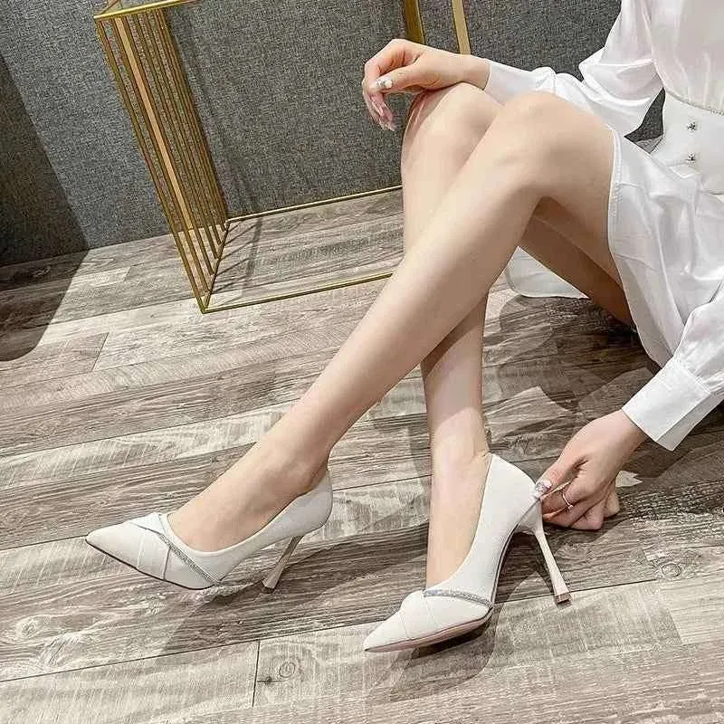 Pointed Toe Kitten Heels Pumps