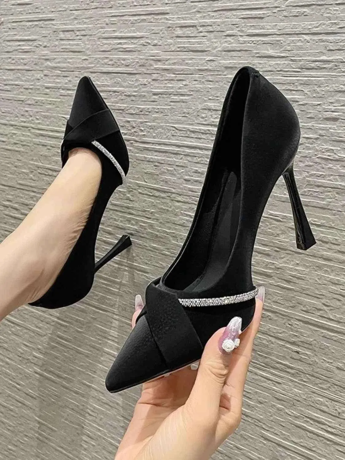 Pointed Toe Kitten Heels Pumps