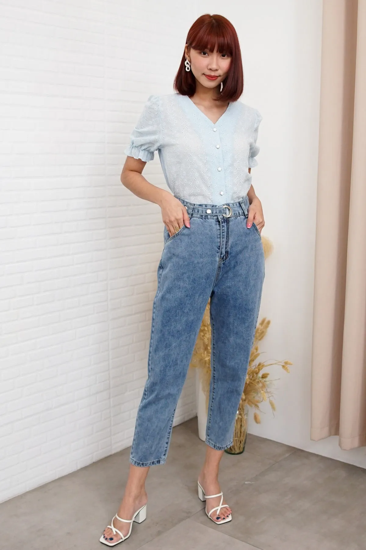 REGINA High-Waist Mom Jeans