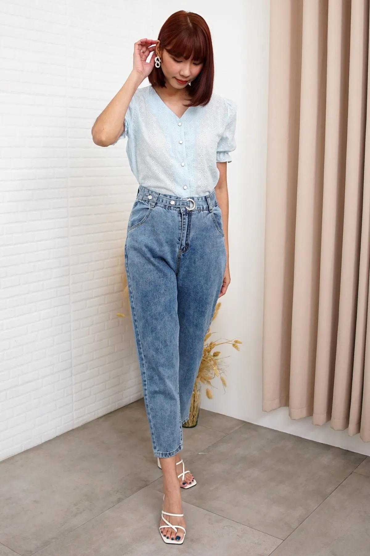 REGINA High-Waist Mom Jeans