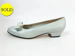 Salvatore Ferragamo Mint Vara Pump Size 9