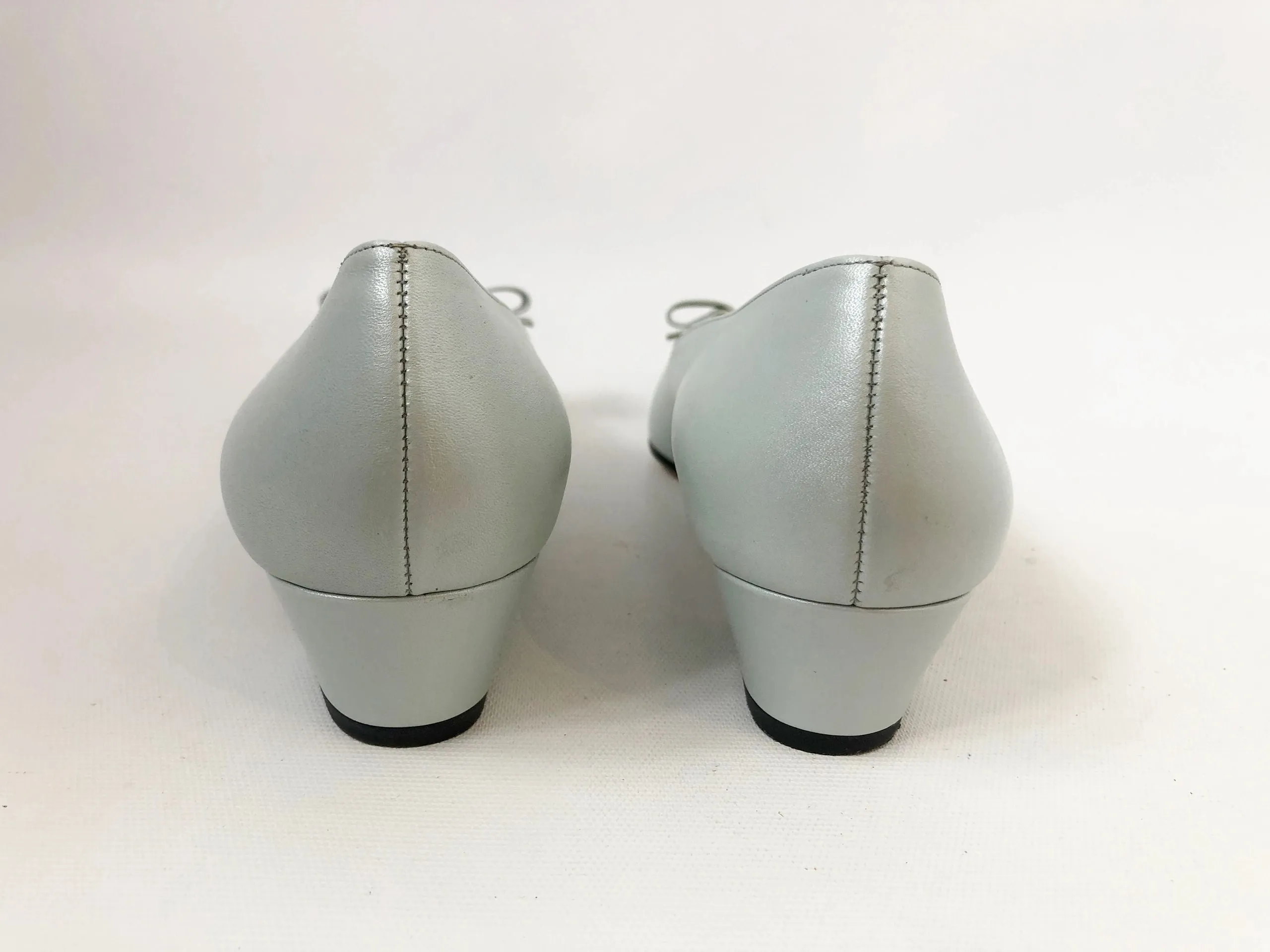 Salvatore Ferragamo Mint Vara Pump Size 9